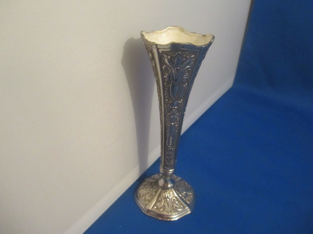Ornaments Figurines Viners Silver Plated Bud Vase Now And Then