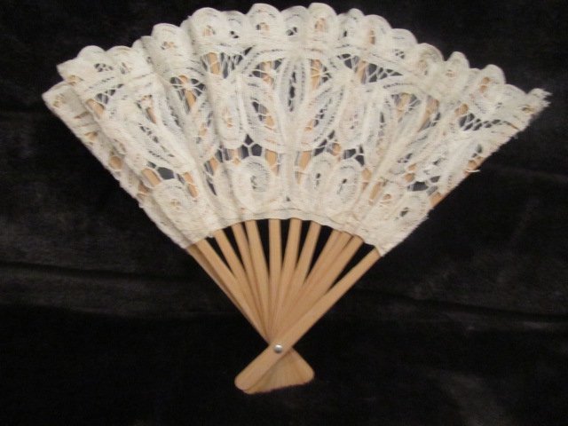 lace fan